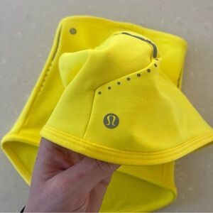 Lululemon • Beanie & Neck Warmer